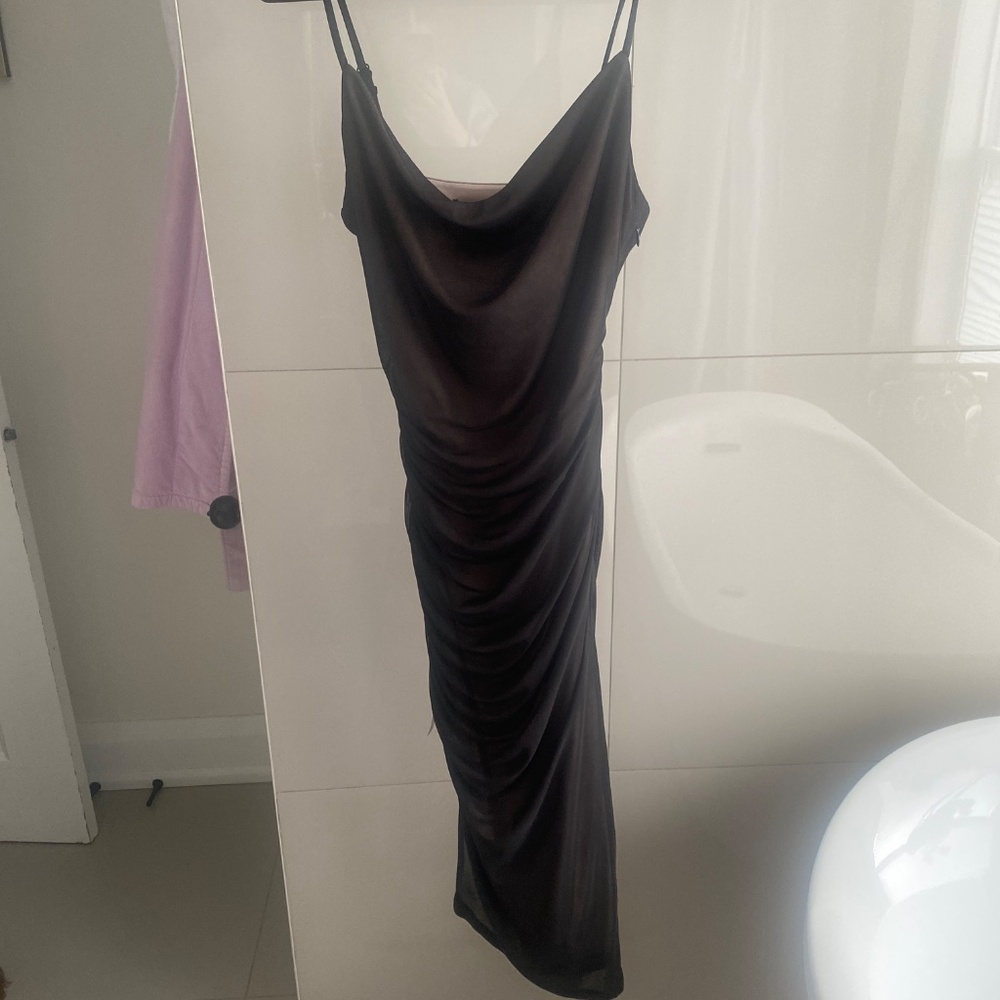 Le chateau mesh dress - Picture 2 of 5